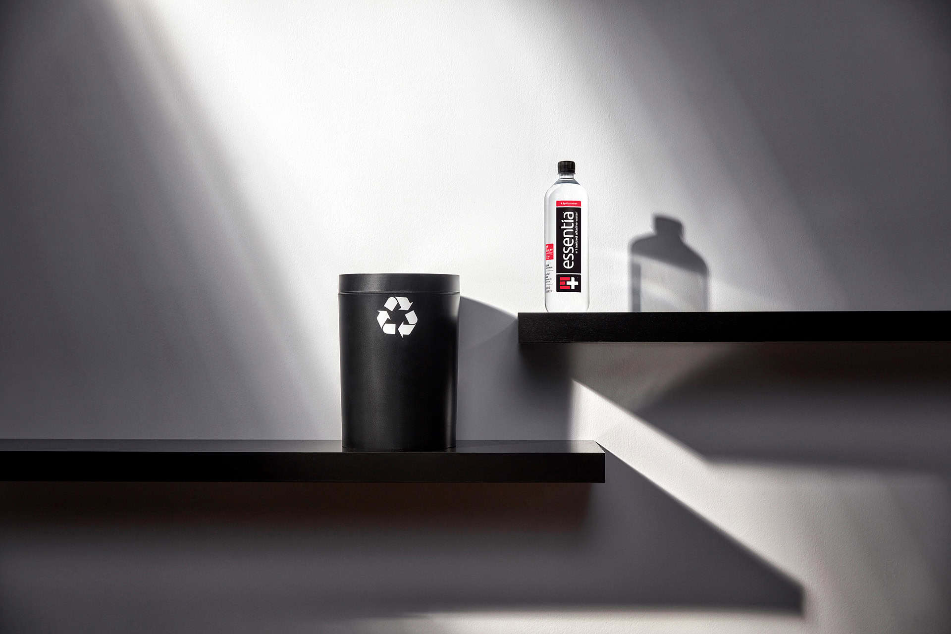 US_en_NA_WATERS_Essentia_Recycle_IMG_250429_2 Essentia Water recycling