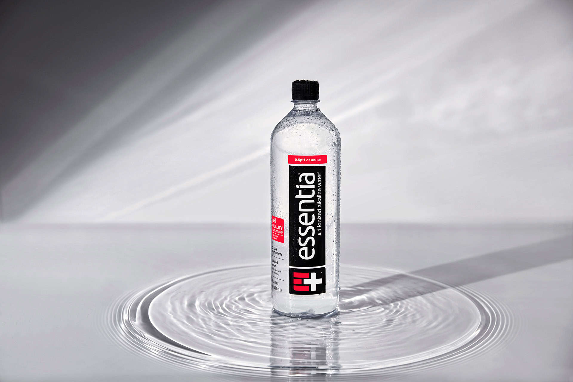 US_en_NA_WATERS_Essentia_Upright_IMG_250429_2 Essentia Water with water rings around it